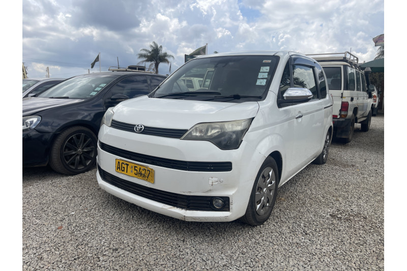 TOYOTA SPADE HATCHBACK 2015 MODEL REG NO. AGT 5427